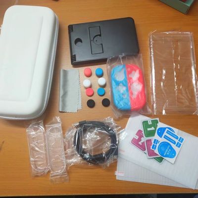 8 in 1 Spielzubehörsatz für Nintendo-Schalter-Reise-Tragekoffer-Zusatz-Kit Screen Protector Case Charging-Kabel