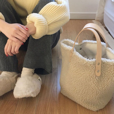 Frauen-Winter-Umhängetasche-Lamm-Wollwarme Quer-Körper Handtaschen-tragbare zufällige beige kakifarbige Mädchen-adrette Art