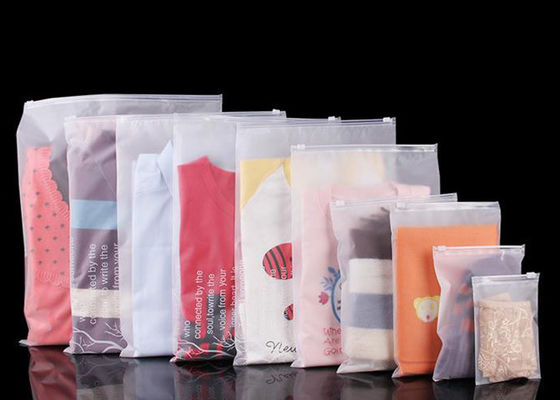 Fertigen Sie große klare Plastiktaschen mit Zipspitze für Kleid-PET Material kundenspezifisch an